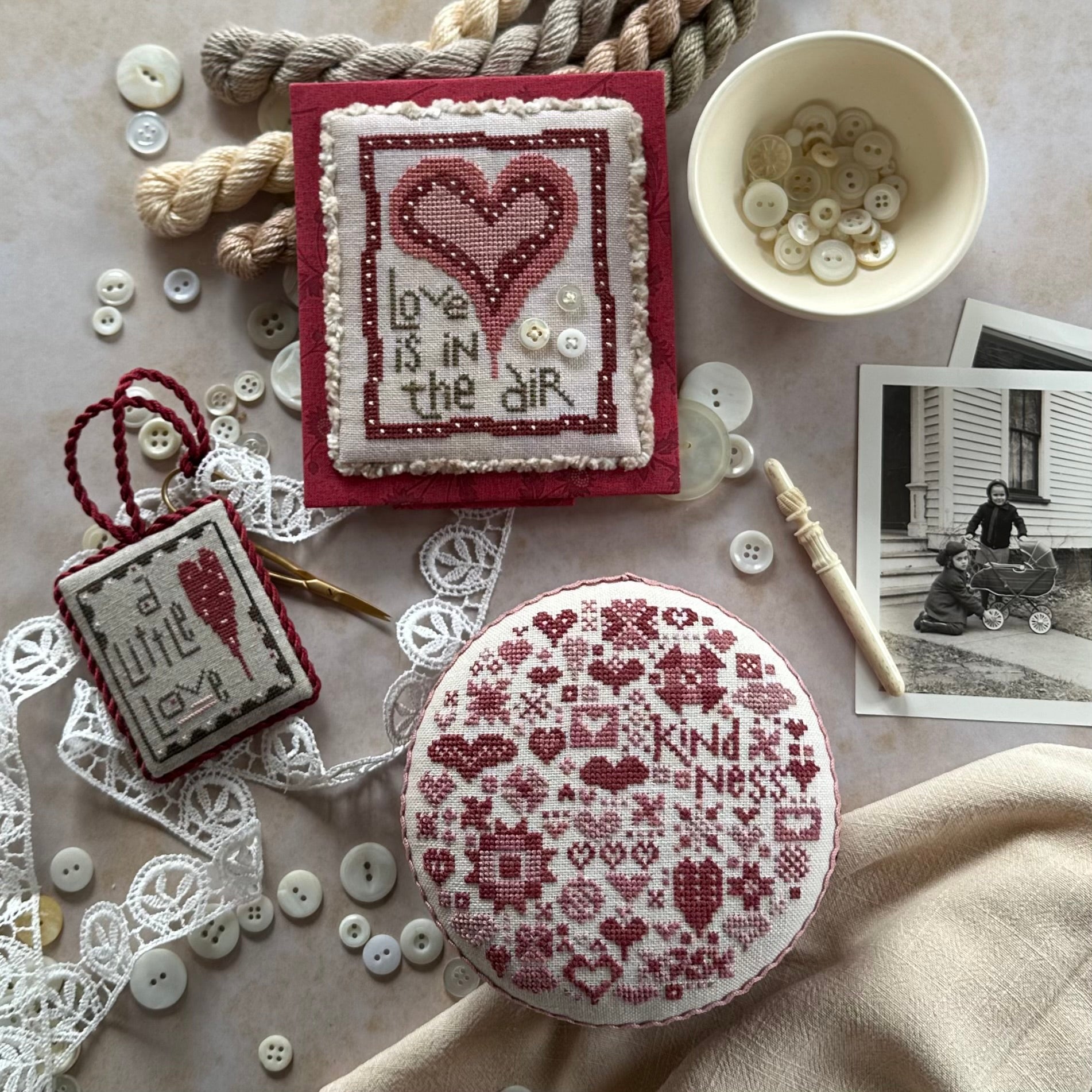 Mementos of the Heart – Heart in Hand Needleart