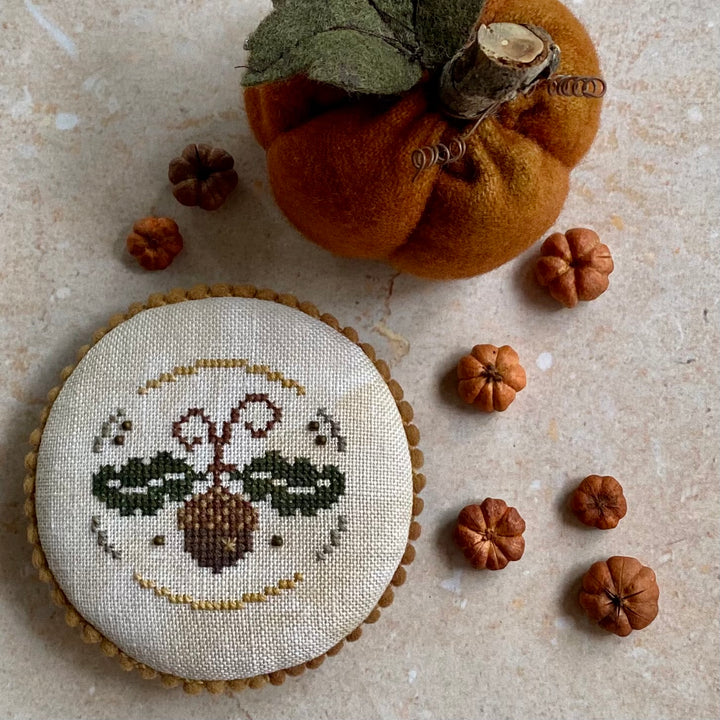 Pocket Round: Acorn