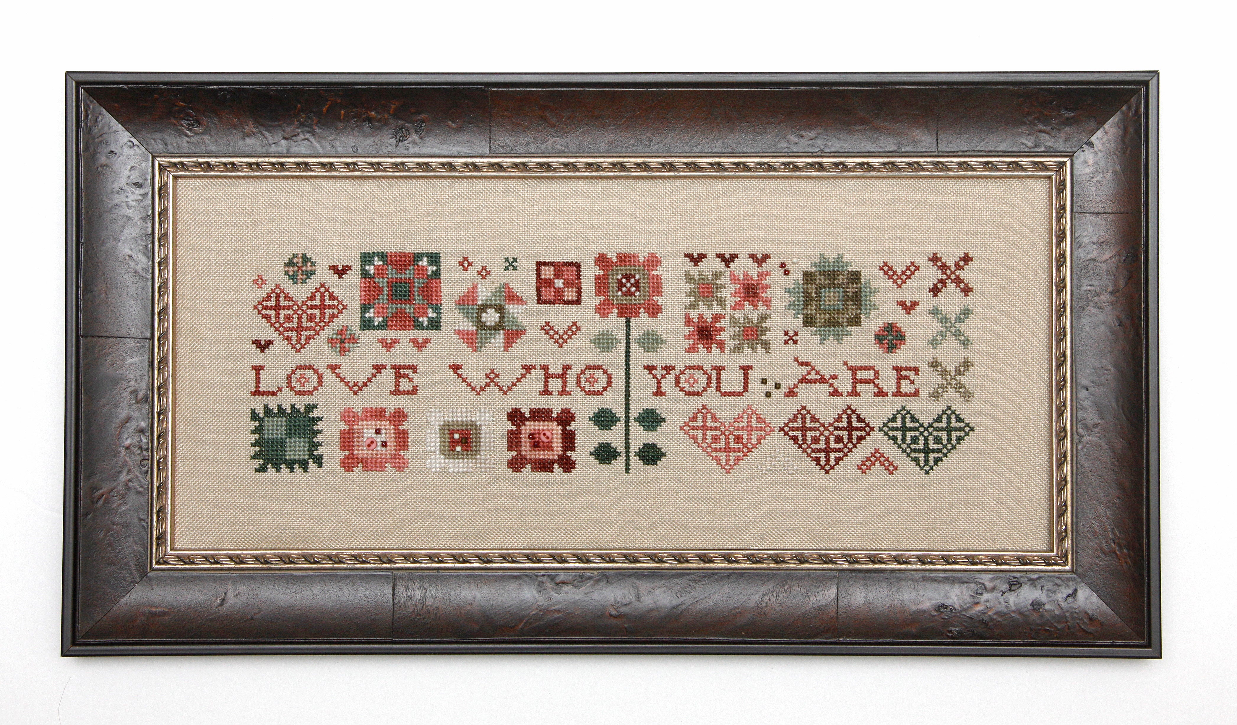 2025 Collector's Heart – Heart in Hand Needleart