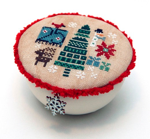 Holly Jolly Holiday – Heart in Hand Needleart