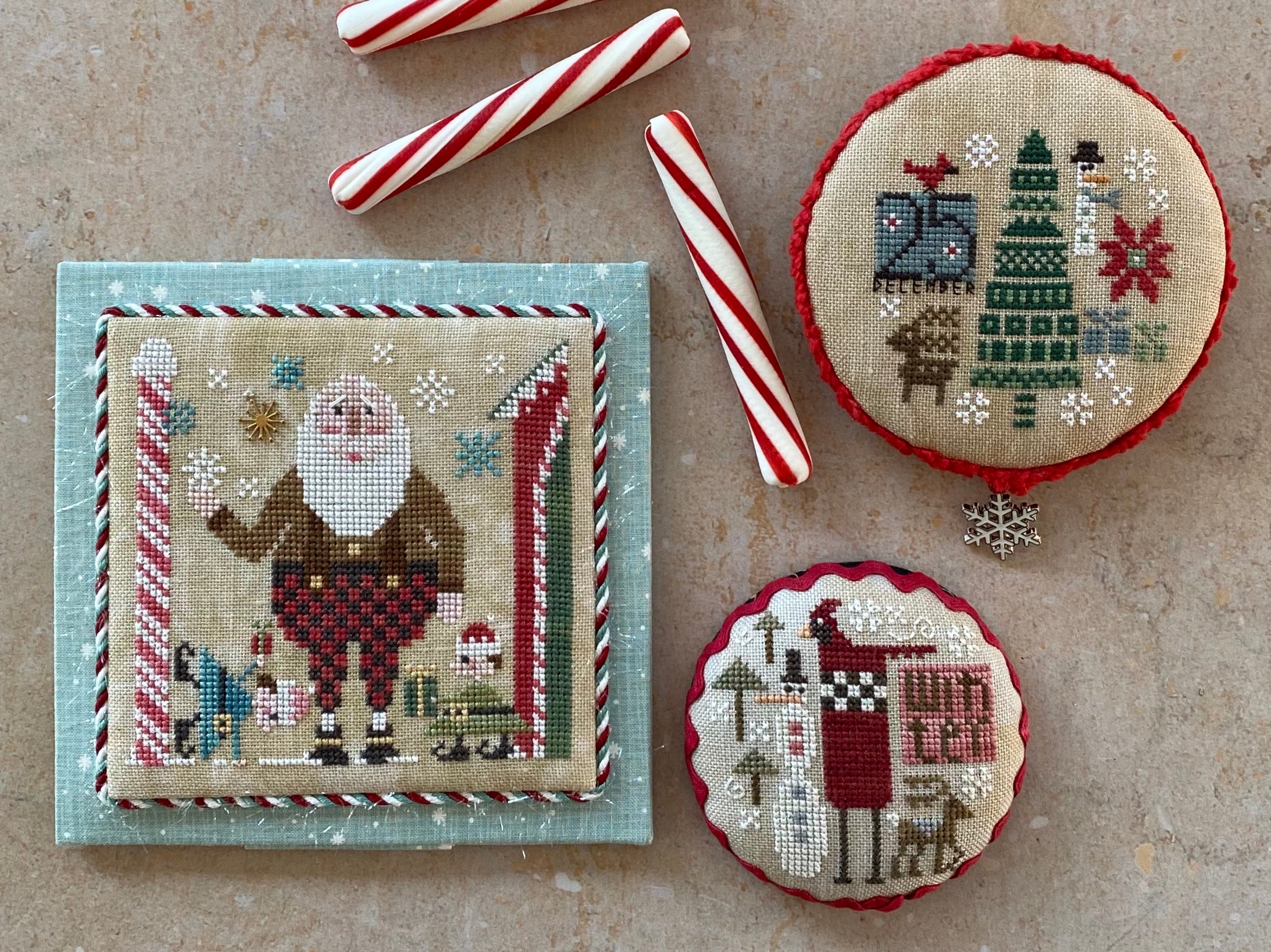 Holly Jolly Holiday – Heart in Hand Needleart