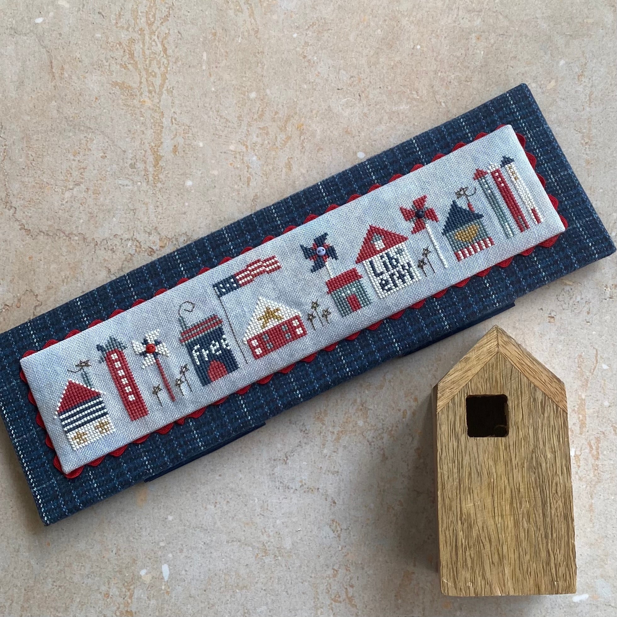 Tiny Towns and Frills – Heart in Hand Needleart